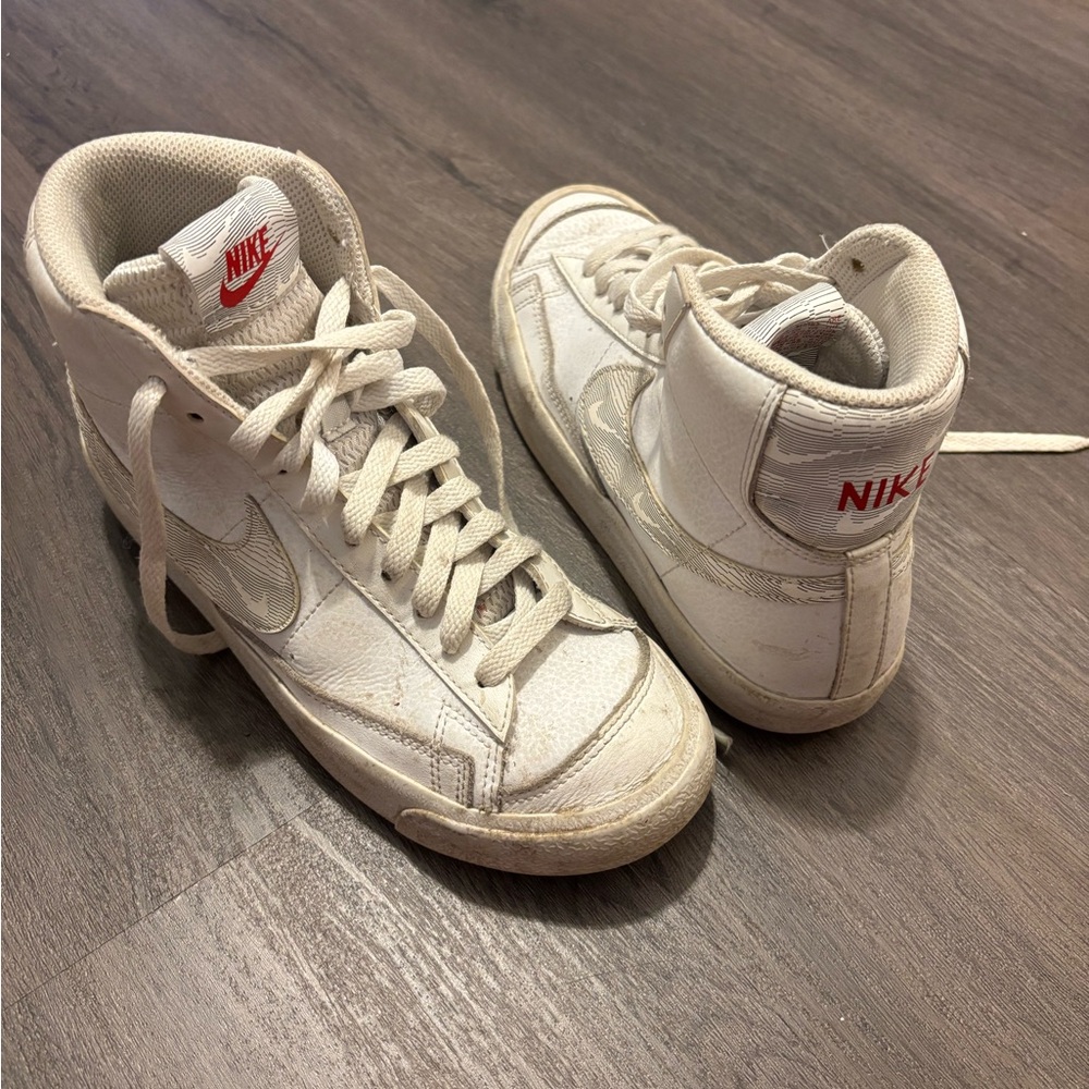 Nike Blazer Kids White High-Top Sneakers with red details